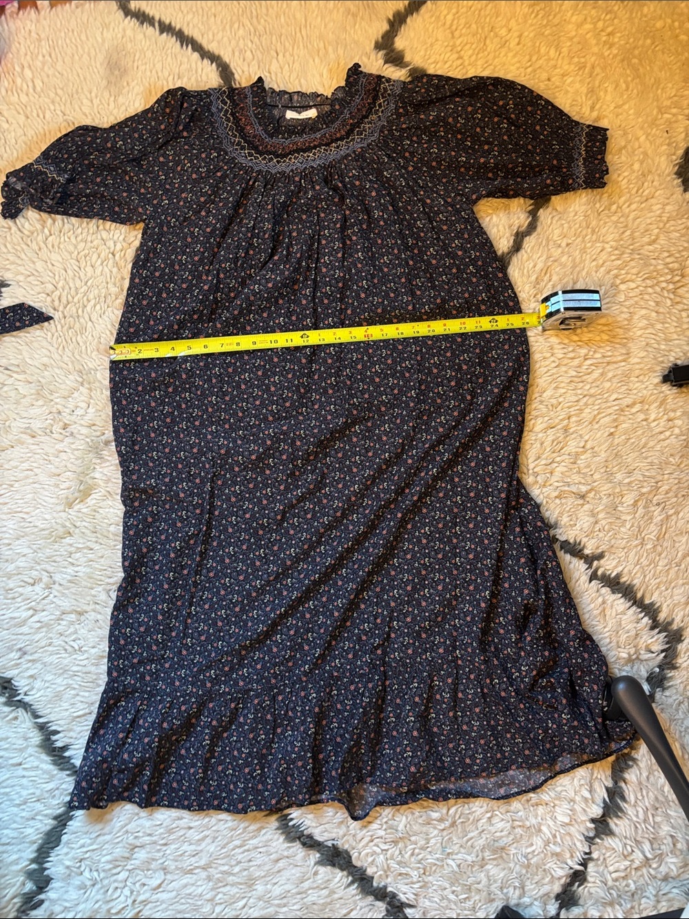 Doen Floral Smocked Dress - Picture 9 of 17
